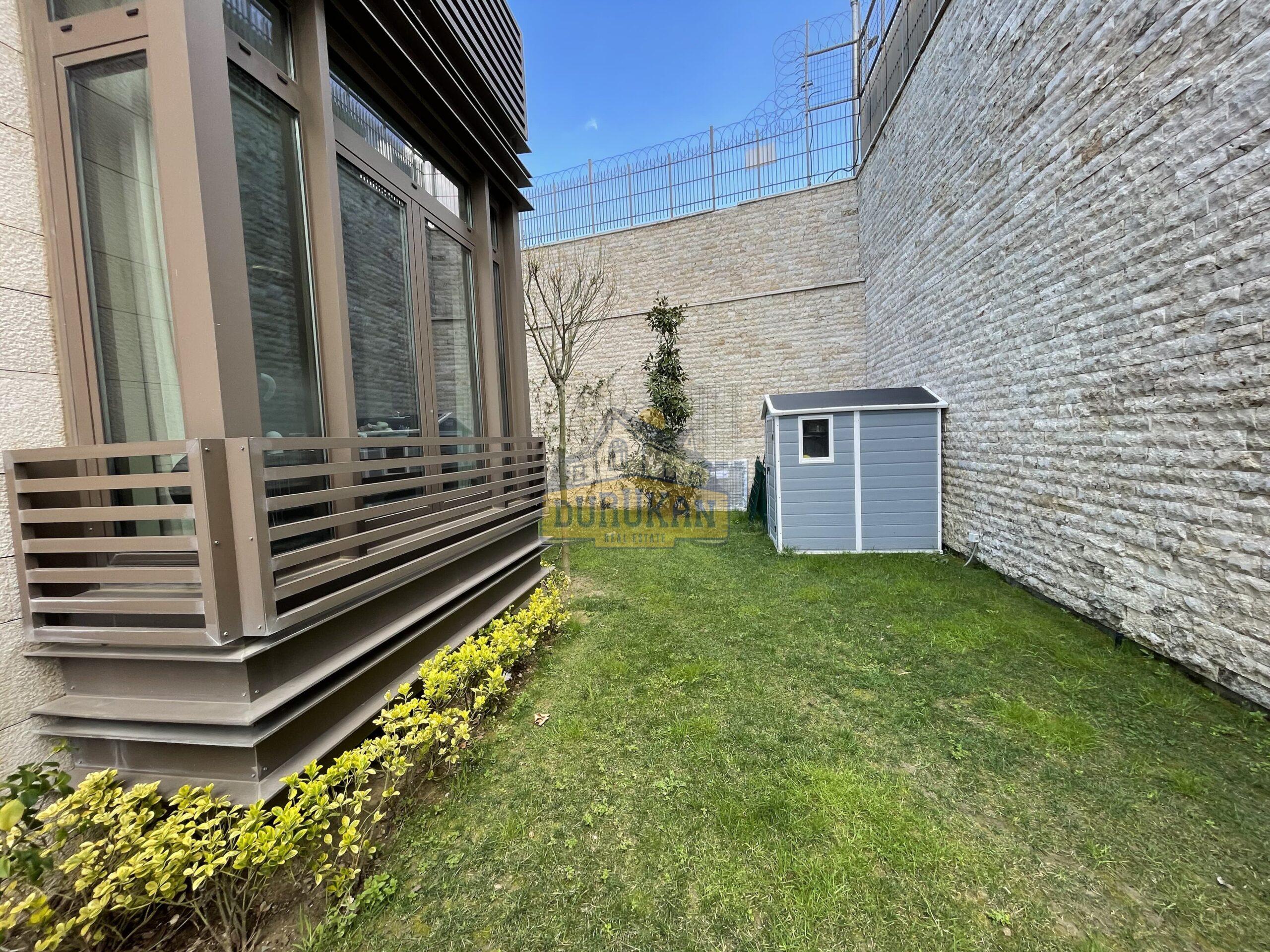 Zekeriyaköy Satılık 6+1 Lüks Villa