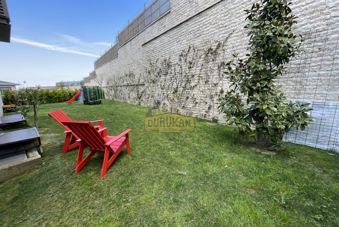 Zekeriyaköy Satılık 6+1 Lüks Villa