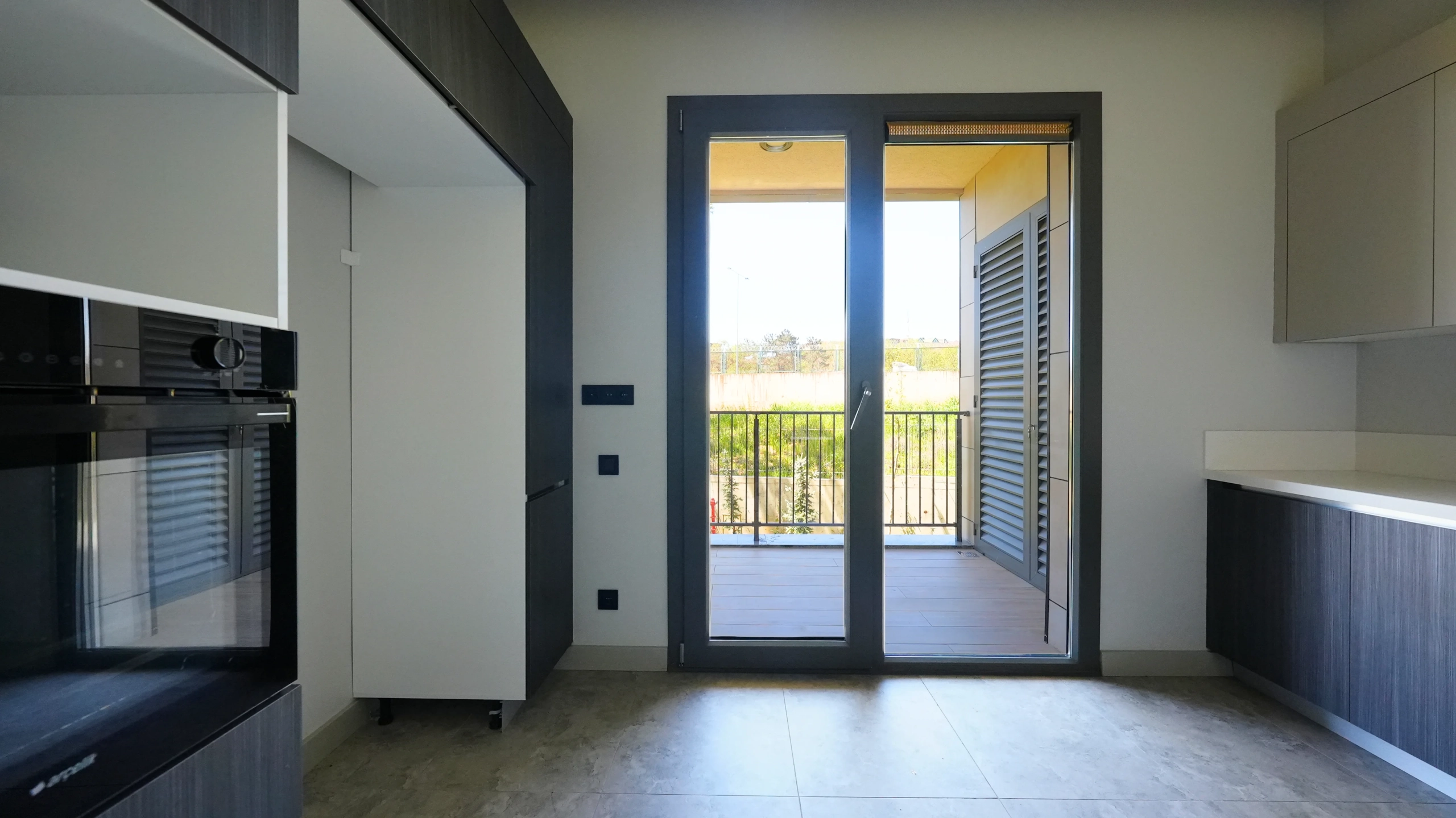 cinarkoy-3-1-satilik-daire-mutfak-balkon-manzarasi