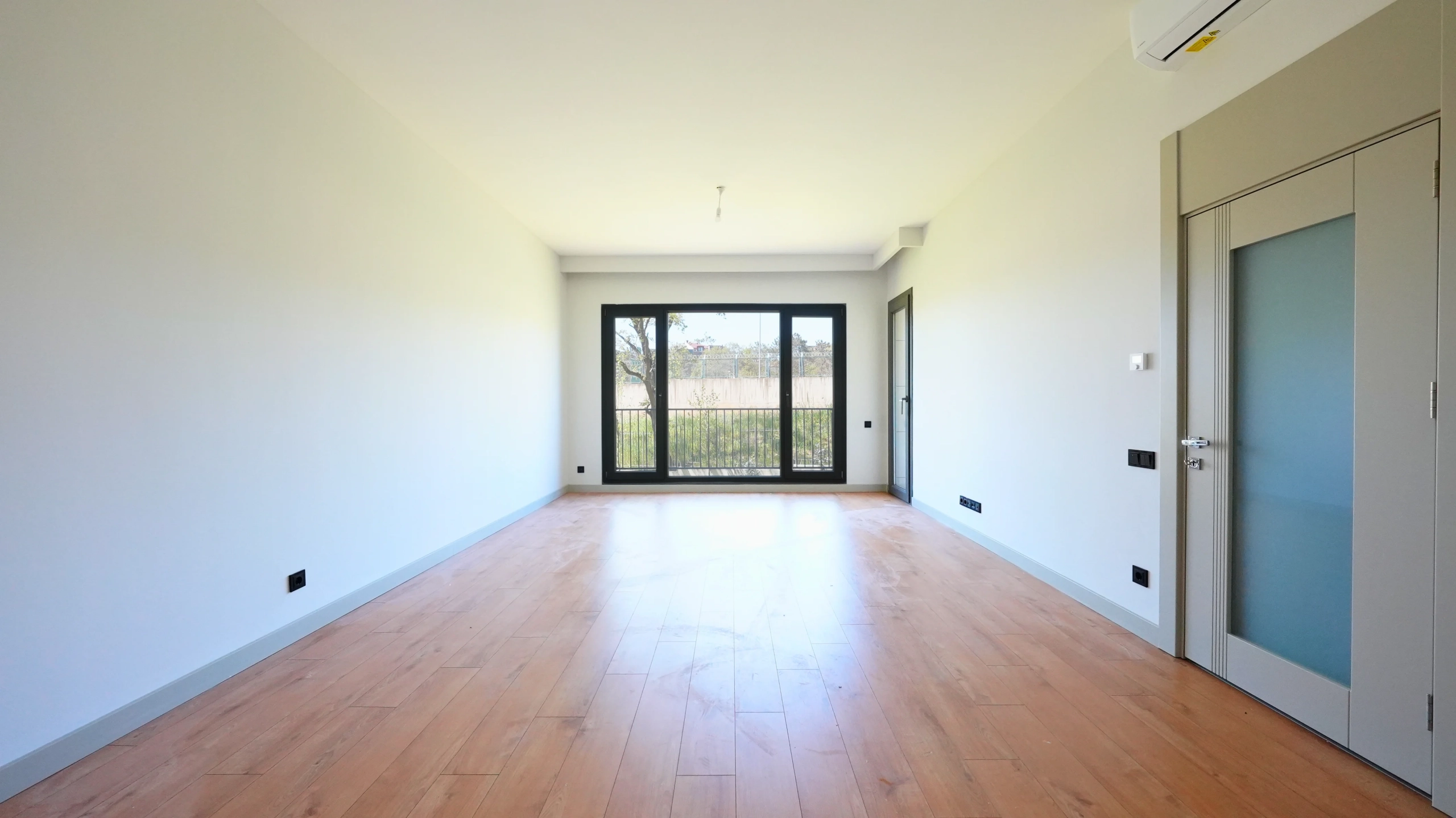 cinarkoy-3-1-satilik-daire-salon-2