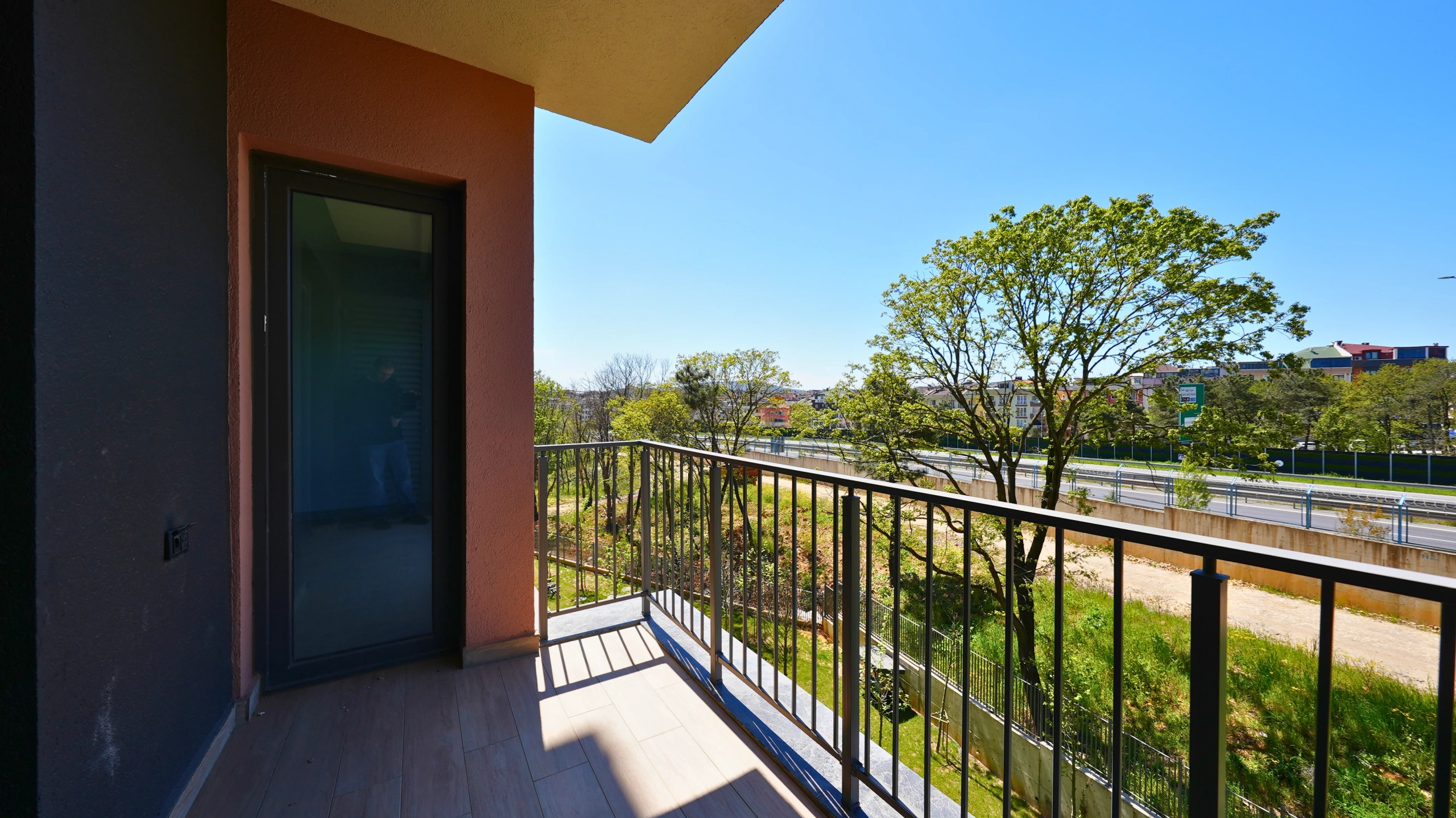 Çınarköy 3+1 satılık daire – balkon yesil manzara 2