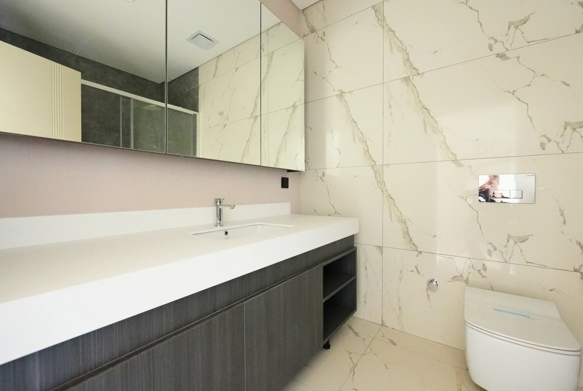 Çınarköy 3+1 satılık daire – banyo beyaz mermer