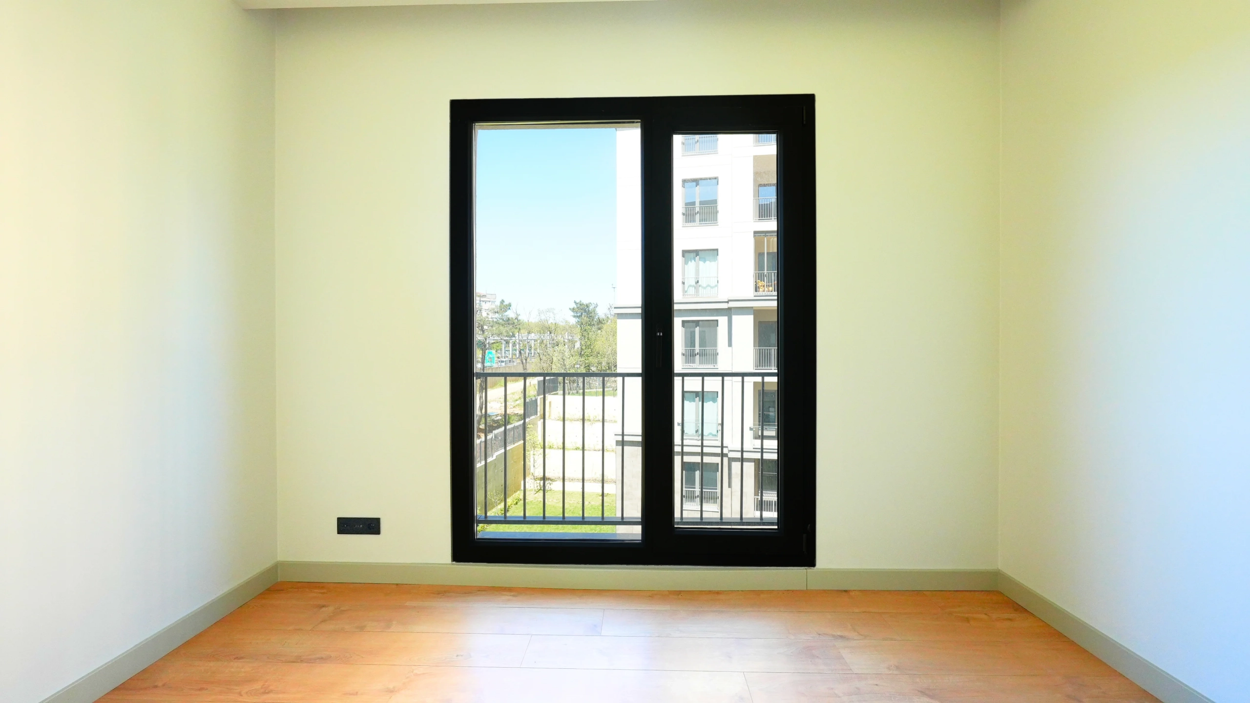 Çınarköy 3+1 satılık daire – yatak odasi 3 balkon manzarasi