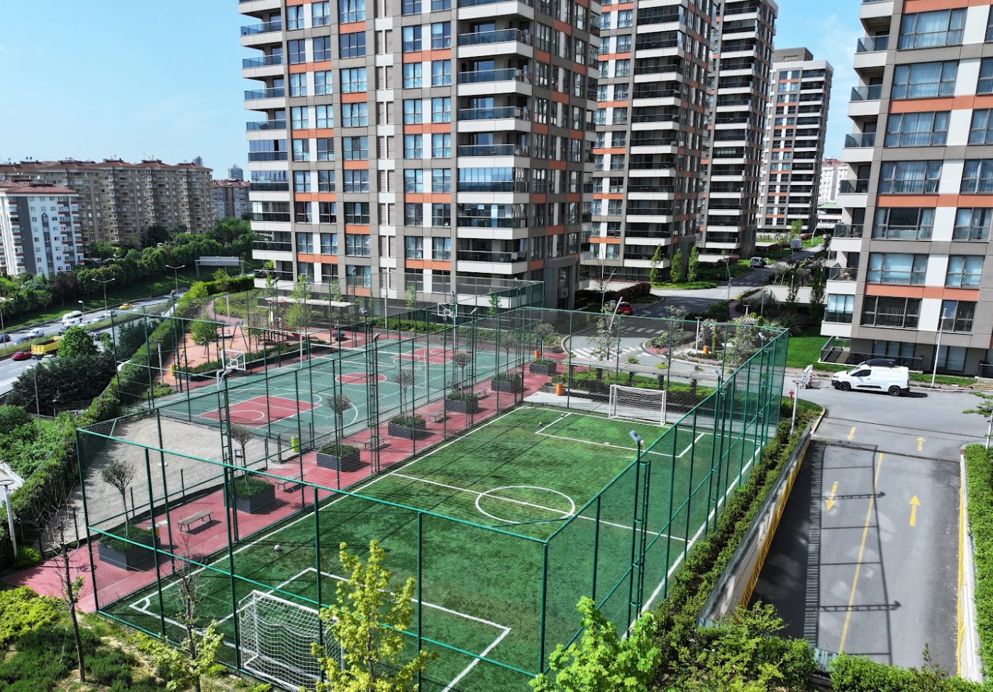 Ağaoğlu Çekmeköy Park site içi futbol sahası